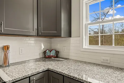 1440 Mandolin Avenue Grottoes VA 24441