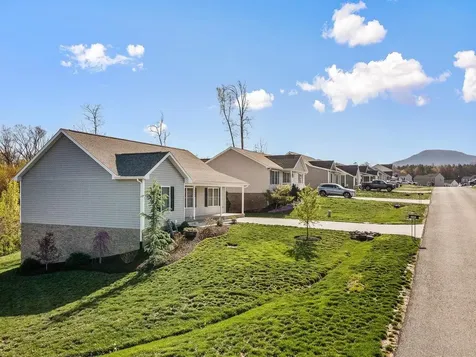 1440 Mandolin Avenue Grottoes VA 24441