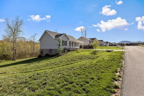 1440 Mandolin Avenue Grottoes VA 24441