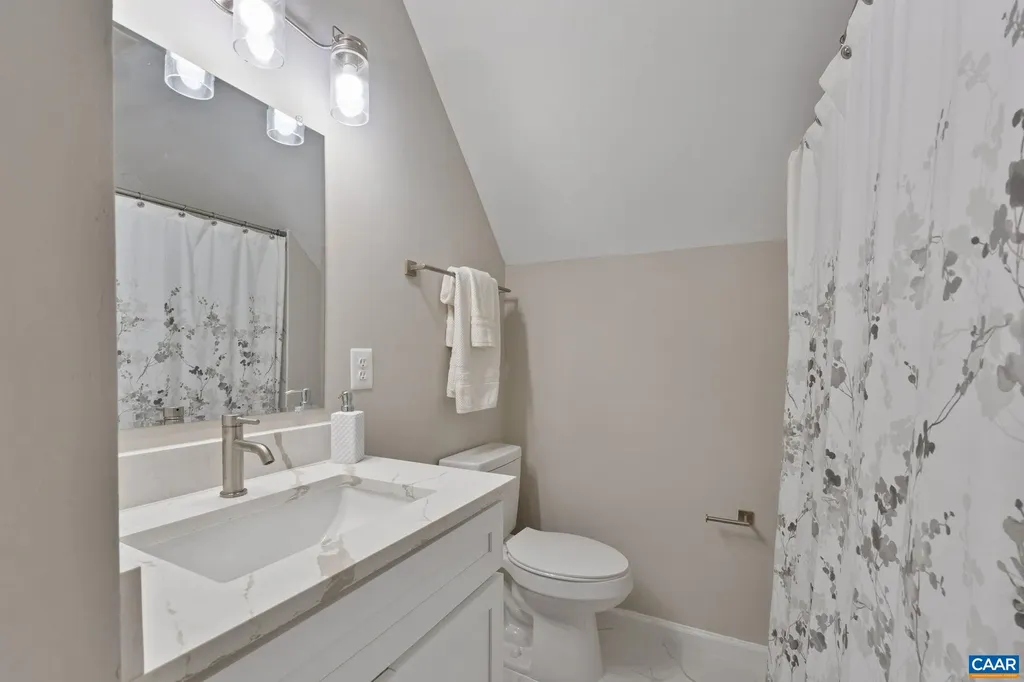 13 Chatham Lane Palmyra VA 22963