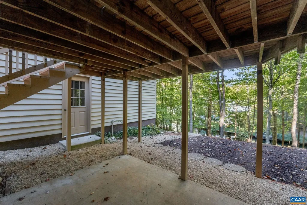 13 Chatham Lane Palmyra VA 22963