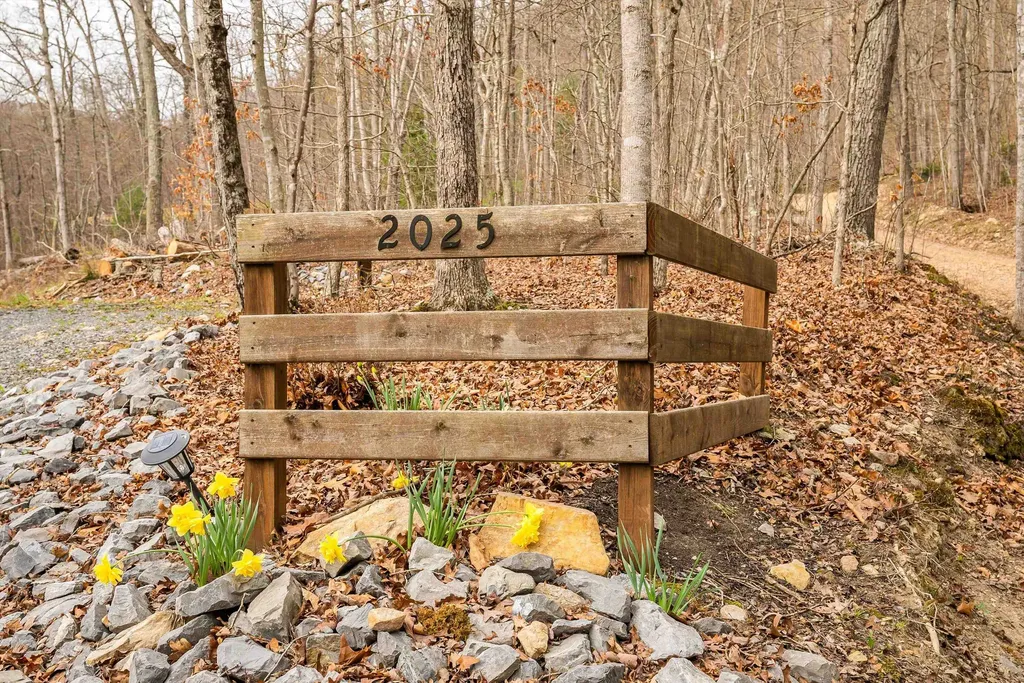 2025 Cutbank Lane Elkton VA 22827