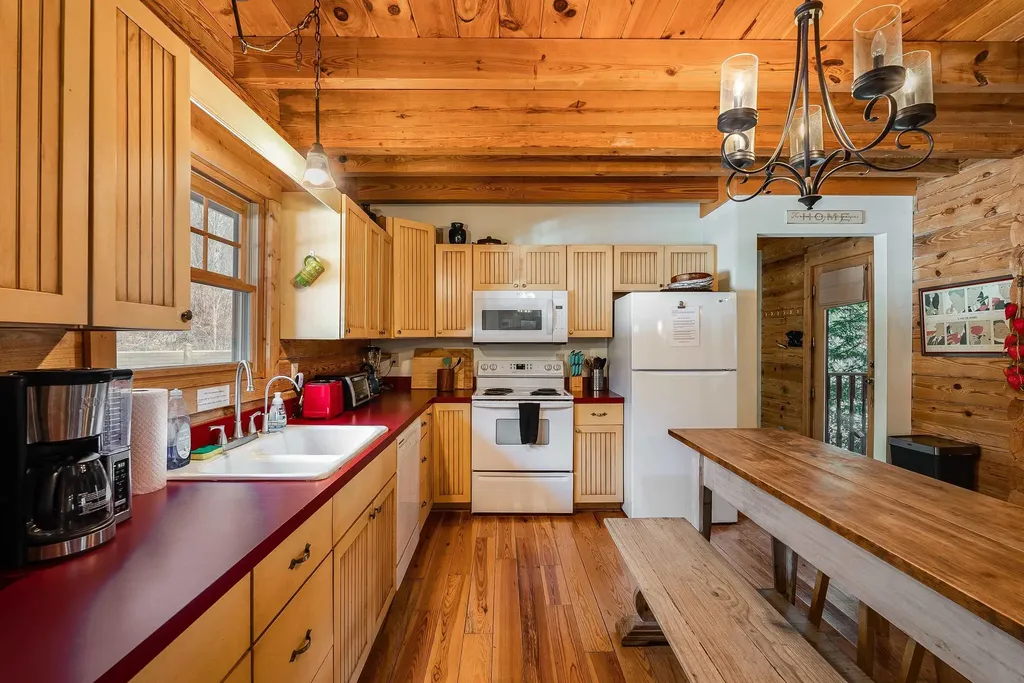 2025 Cutbank Lane Elkton VA 22827