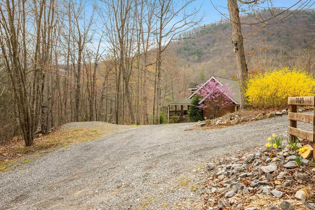 2025 Cutbank Lane Elkton VA 22827