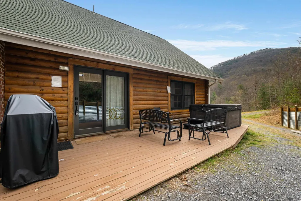 2025 Cutbank Lane Elkton VA 22827