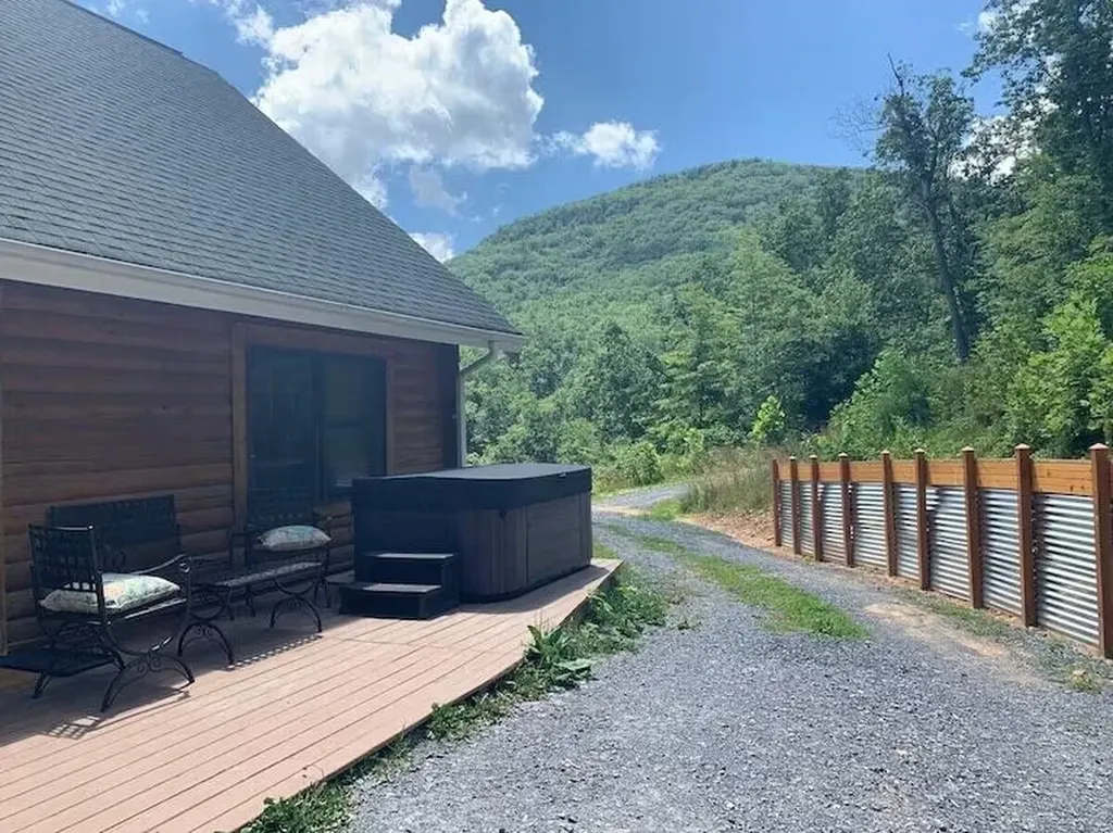 2025 Cutbank Lane Elkton VA 22827