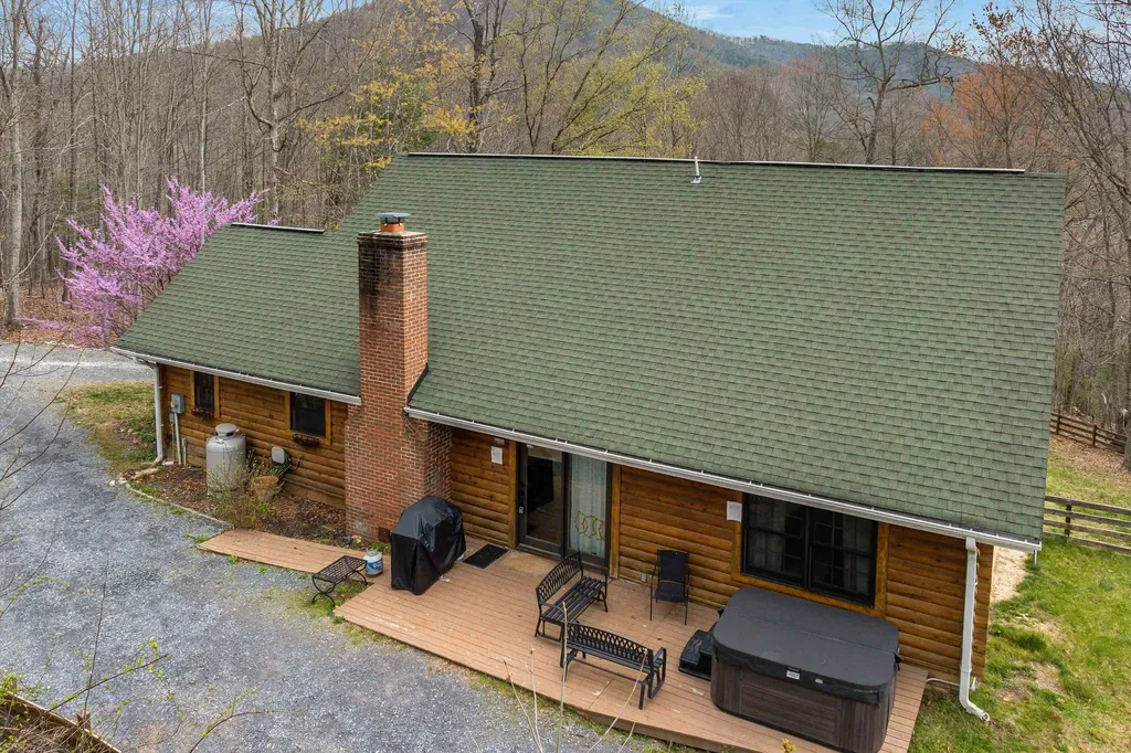 2025 Cutbank Lane Elkton VA 22827