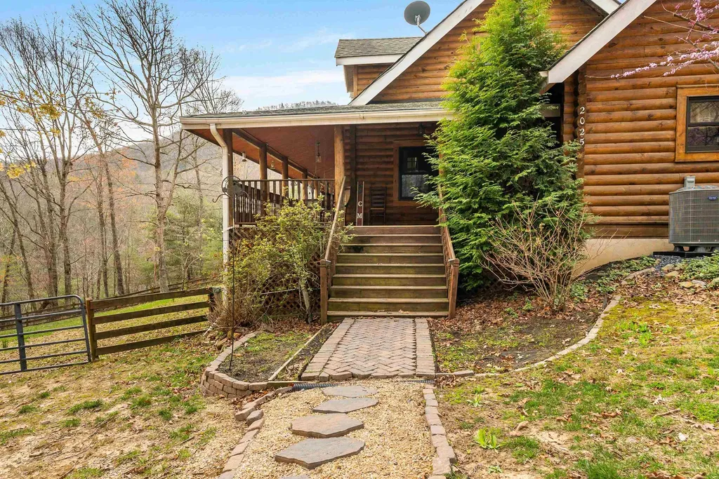 2025 Cutbank Lane Elkton VA 22827