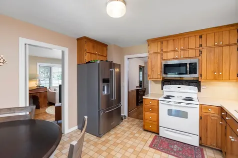 98 York Avenue Stuarts Draft VA 24477