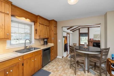 98 York Avenue Stuarts Draft VA 24477