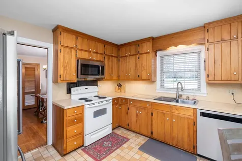 98 York Avenue Stuarts Draft VA 24477