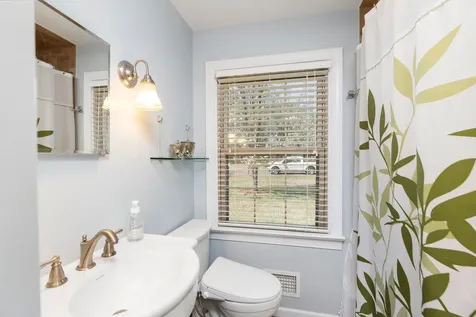 98 York Avenue Stuarts Draft VA 24477