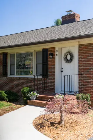 98 York Avenue Stuarts Draft VA 24477