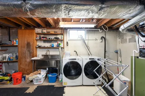 98 York Avenue Stuarts Draft VA 24477