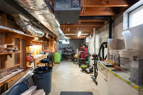98 York Avenue Stuarts Draft VA 24477