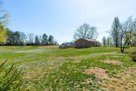 98 York Avenue Stuarts Draft VA 24477