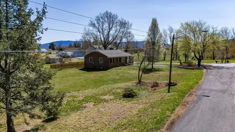 98 York Avenue Stuarts Draft VA 24477