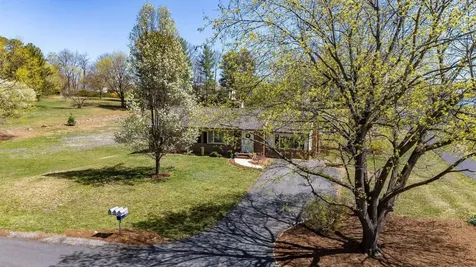 98 York Avenue Stuarts Draft VA 24477