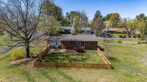 98 York Avenue Stuarts Draft VA 24477