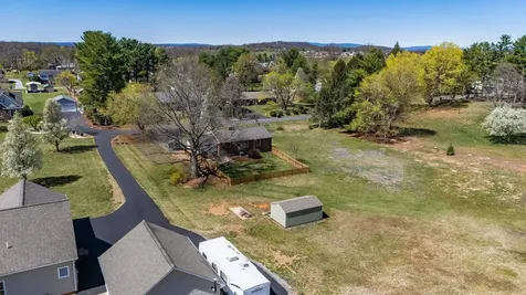 98 York Avenue Stuarts Draft VA 24477