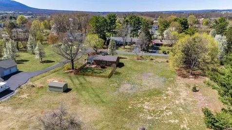 98 York Avenue Stuarts Draft VA 24477