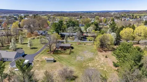 98 York Avenue Stuarts Draft VA 24477
