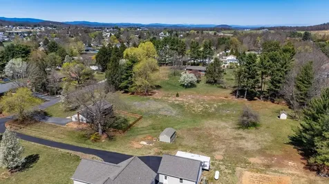 98 York Avenue Stuarts Draft VA 24477