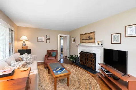 98 York Avenue Stuarts Draft VA 24477