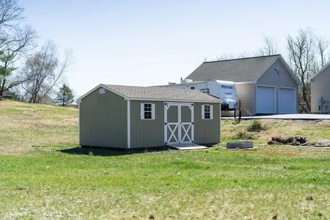 98 York Avenue Stuarts Draft VA 24477