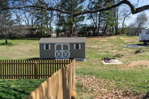 98 York Avenue Stuarts Draft VA 24477