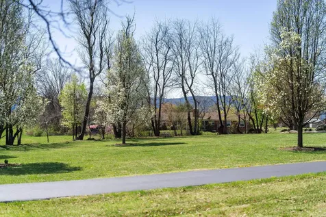 98 York Avenue Stuarts Draft VA 24477