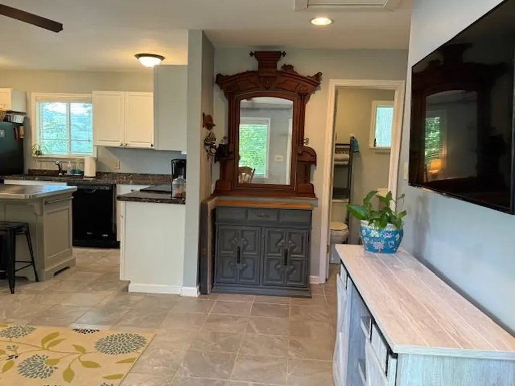 1249 Lakeshore Drive N Louisa VA 23093