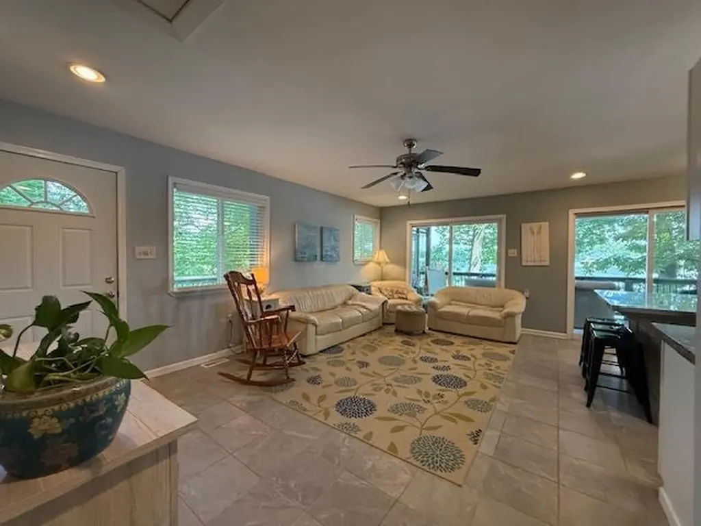 1249 Lakeshore Drive N Louisa VA 23093