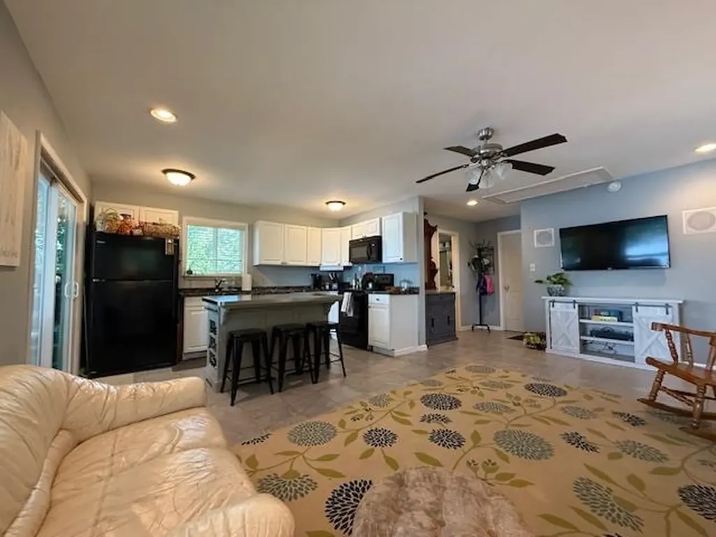 1249 Lakeshore Drive N Louisa VA 23093