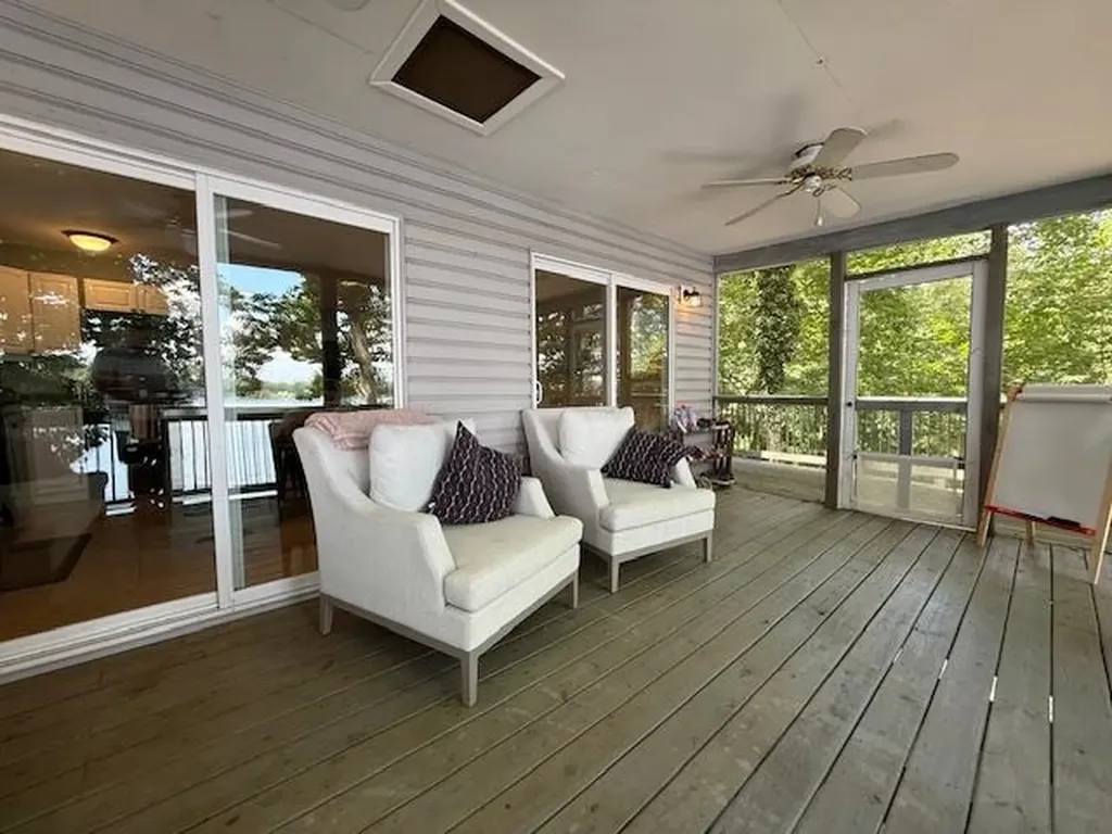 1249 Lakeshore Drive N Louisa VA 23093