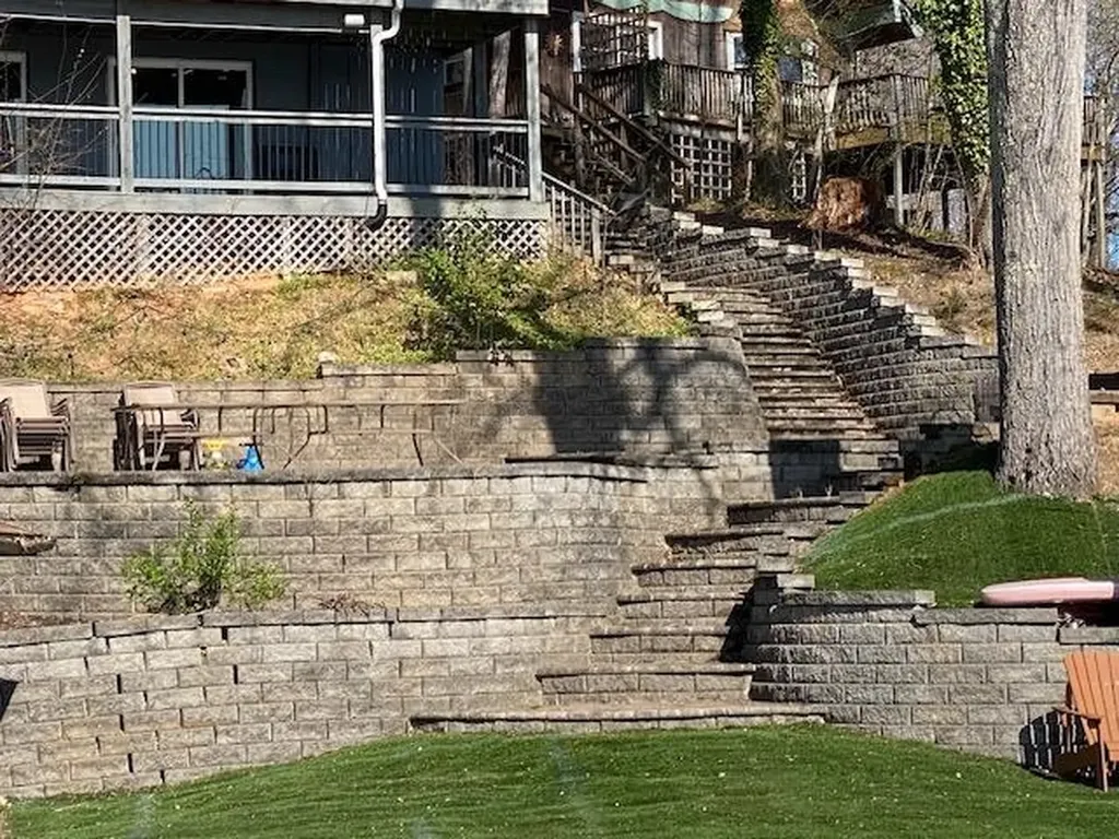 1249 Lakeshore Drive N Louisa VA 23093