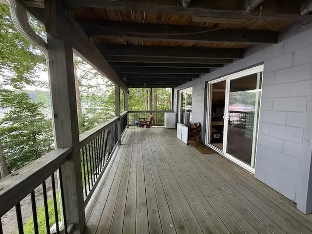 1249 Lakeshore Drive N Louisa VA 23093