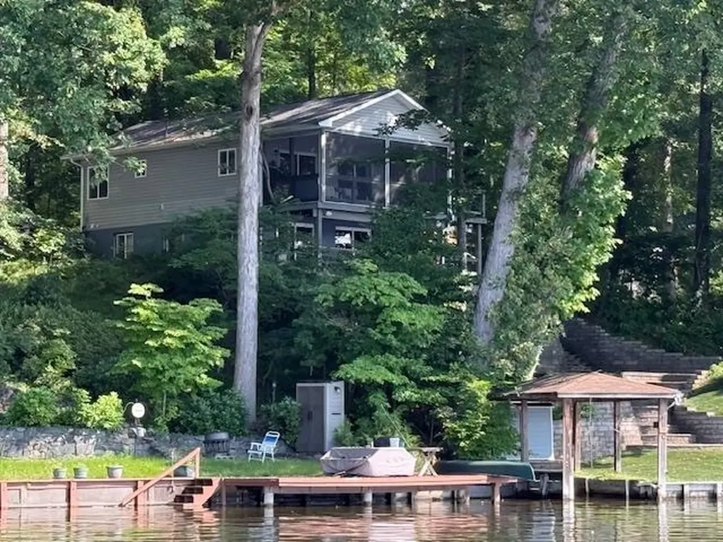 1249 Lakeshore Drive N Louisa VA 23093