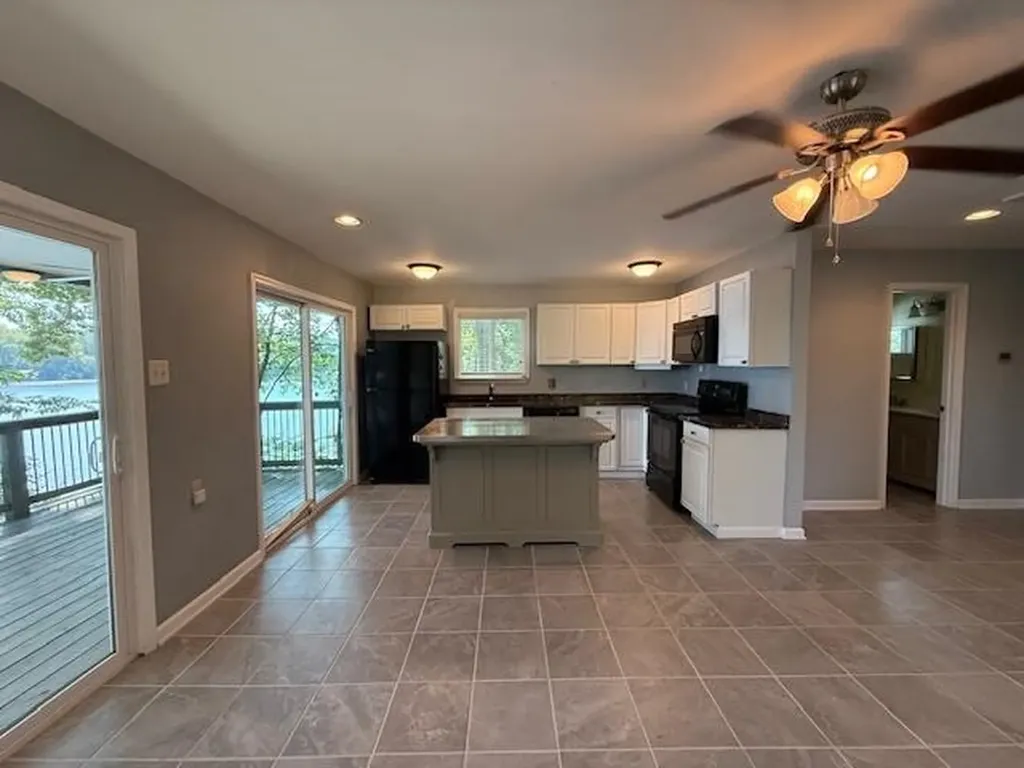 1249 Lakeshore Drive N Louisa VA 23093