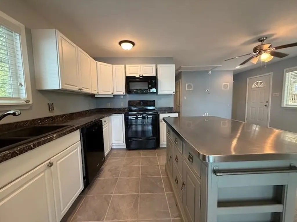 1249 Lakeshore Drive N Louisa VA 23093