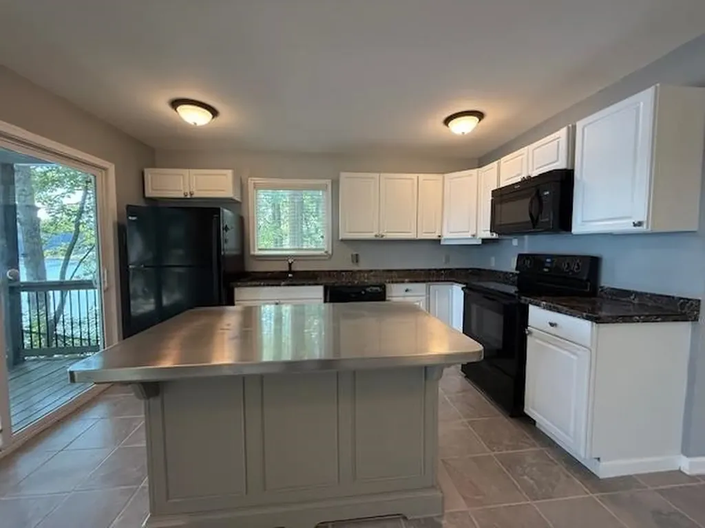 1249 Lakeshore Drive N Louisa VA 23093