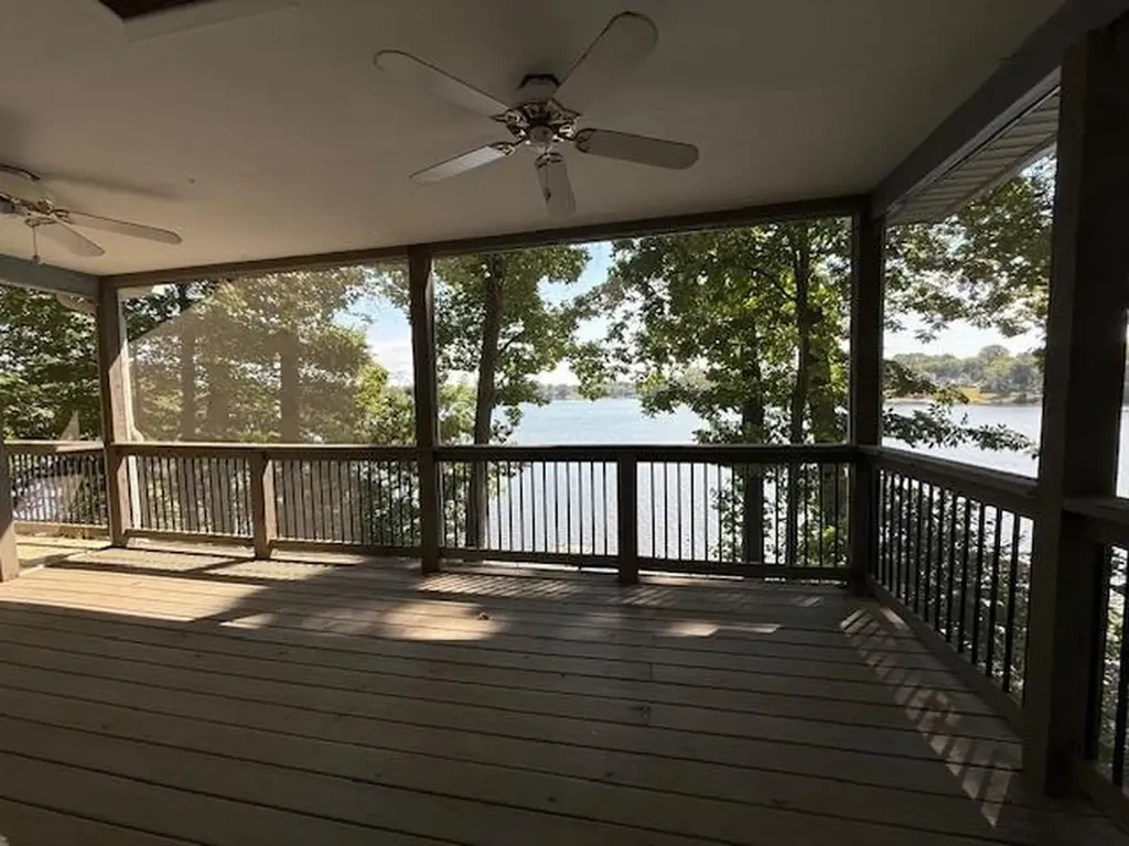 1249 Lakeshore Drive N Louisa VA 23093