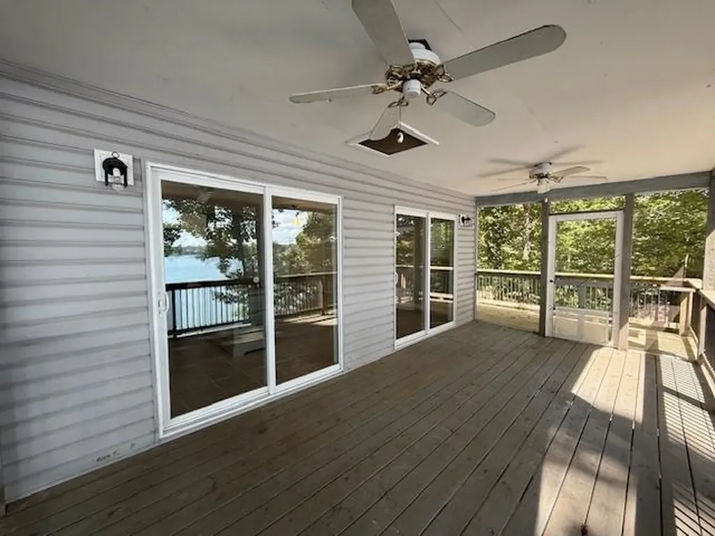 1249 Lakeshore Drive N Louisa VA 23093