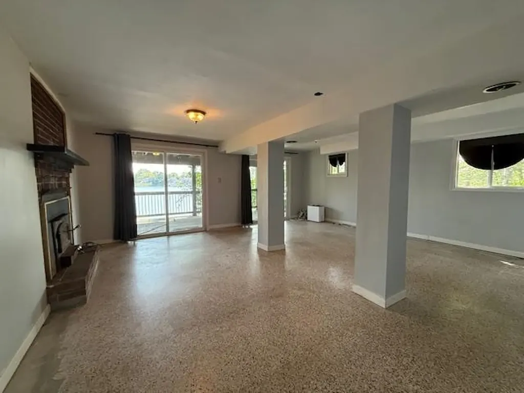 1249 Lakeshore Drive N Louisa VA 23093