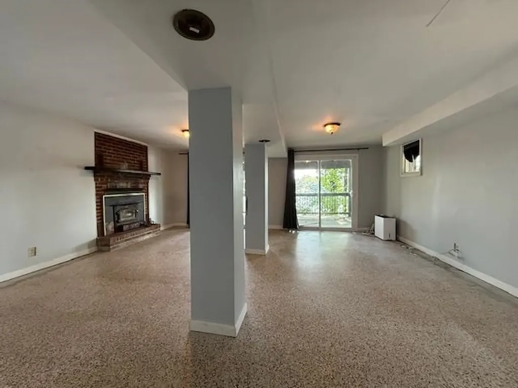 1249 Lakeshore Drive N Louisa VA 23093