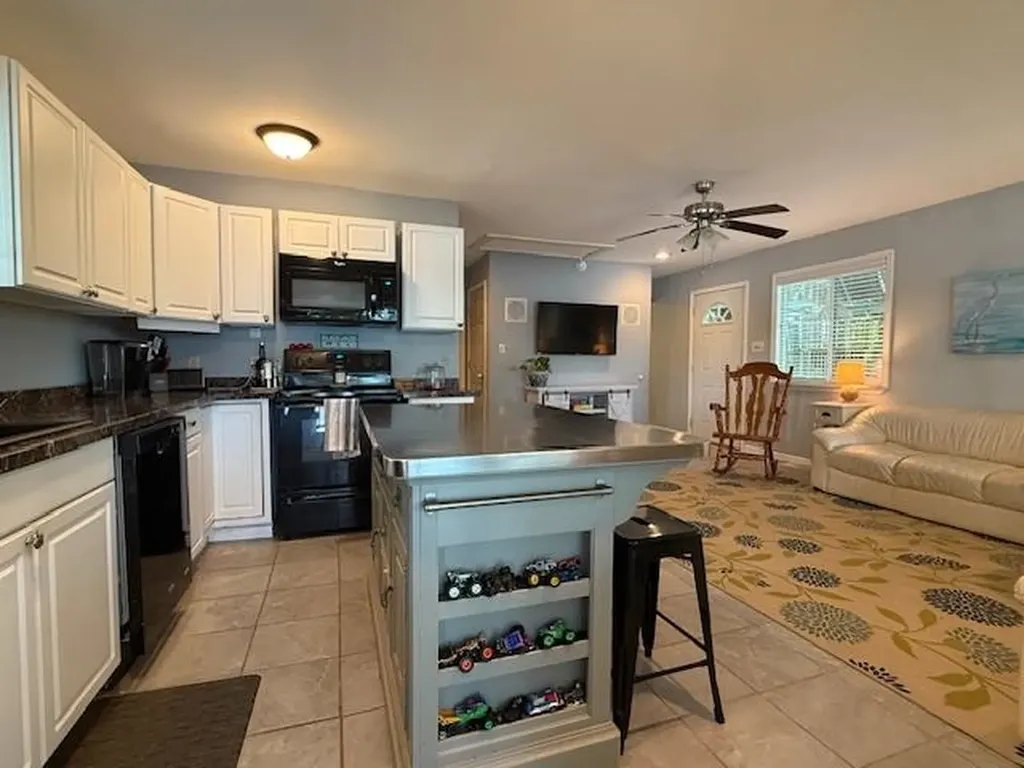 1249 Lakeshore Drive N Louisa VA 23093