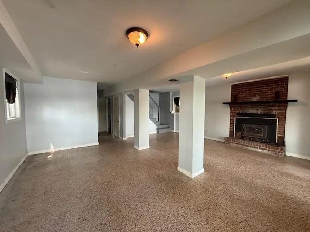 1249 Lakeshore Drive N Louisa VA 23093