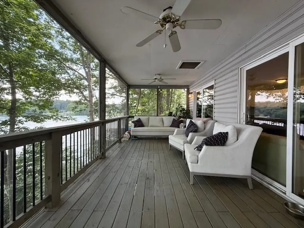 1249 Lakeshore Drive N Louisa VA 23093