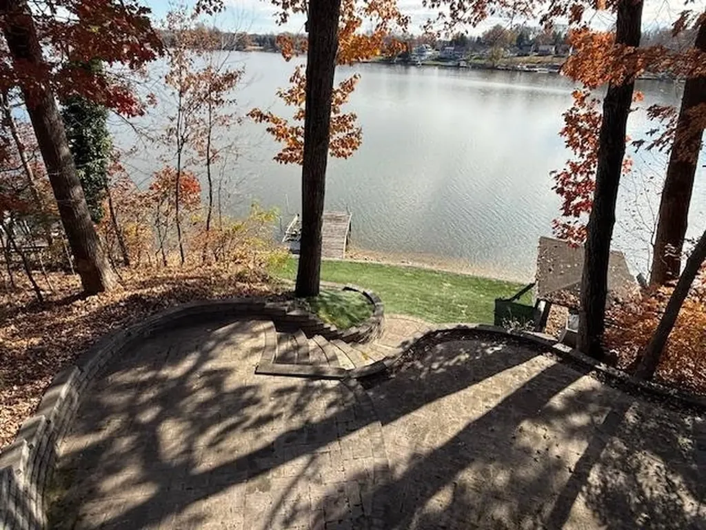 1249 Lakeshore Drive N Louisa VA 23093