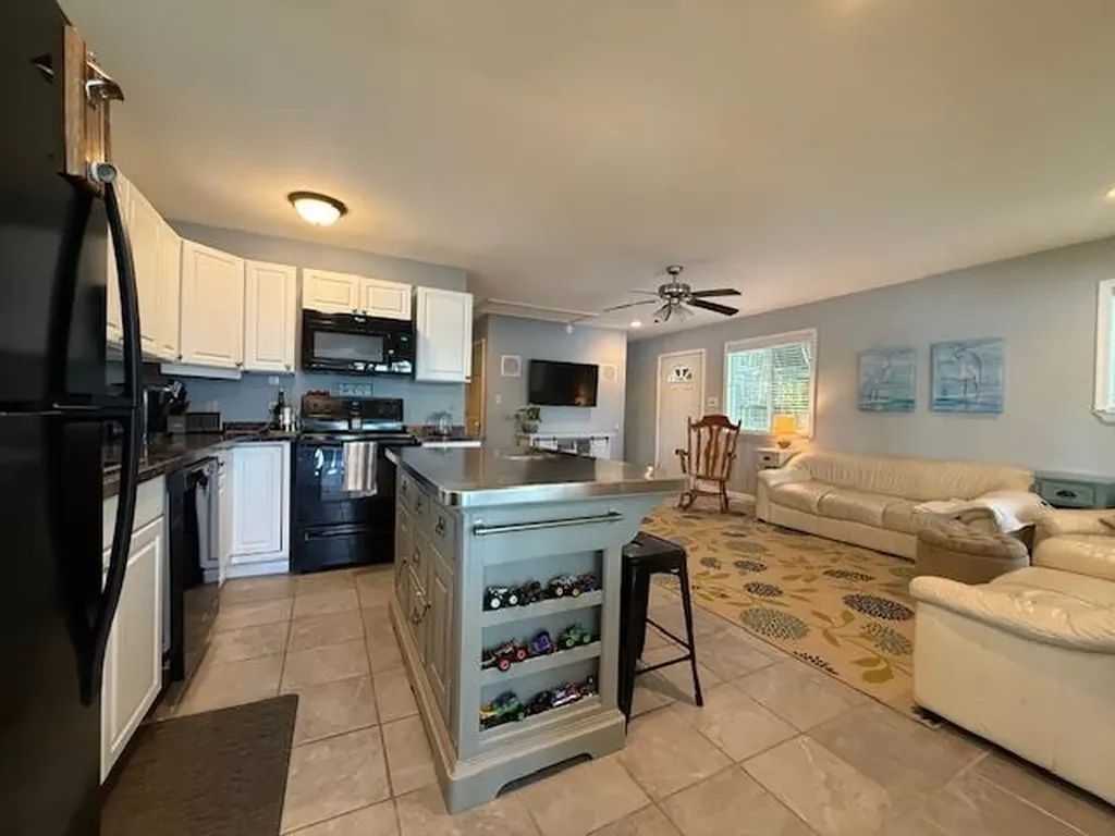 1249 Lakeshore Drive N Louisa VA 23093